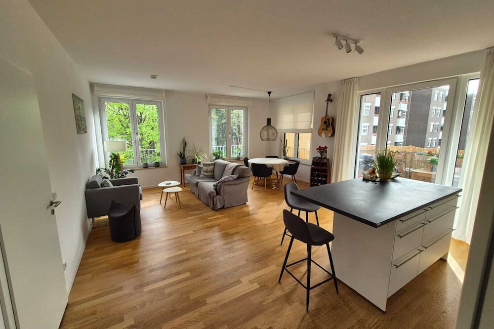 Wittenau Apartment | New building! In 15 minutes in the city center