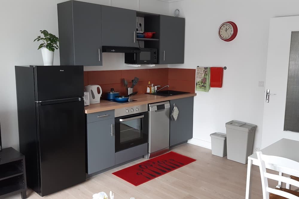 Thorigny-sur-Marne Apartment | Paris Olympics / JO - 360 sq. ft. 2-room furnished apartment