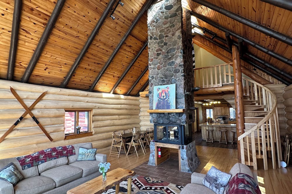Cotton Cabin | Golden Pond, Secluded & Spacious Waterfront Oasis