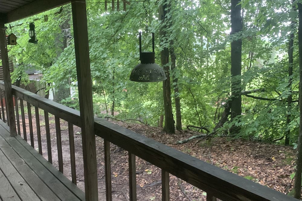 Henning Cabin | Hunting fishing cabin Fort pillow 2bd pets/kids ok, sleeps up to 7 ppl