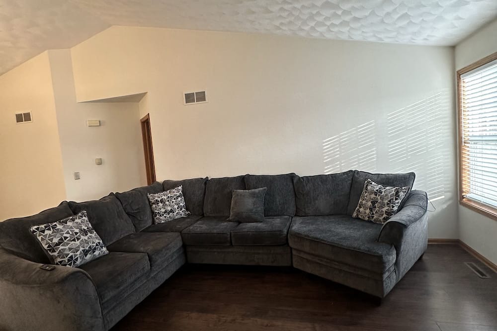 Rockford House | Luxury Near Rockford Casino
