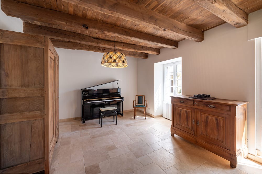 Limerzel House | Holiday Home 'Bois De Roz' with Private Terrace and Private Garden