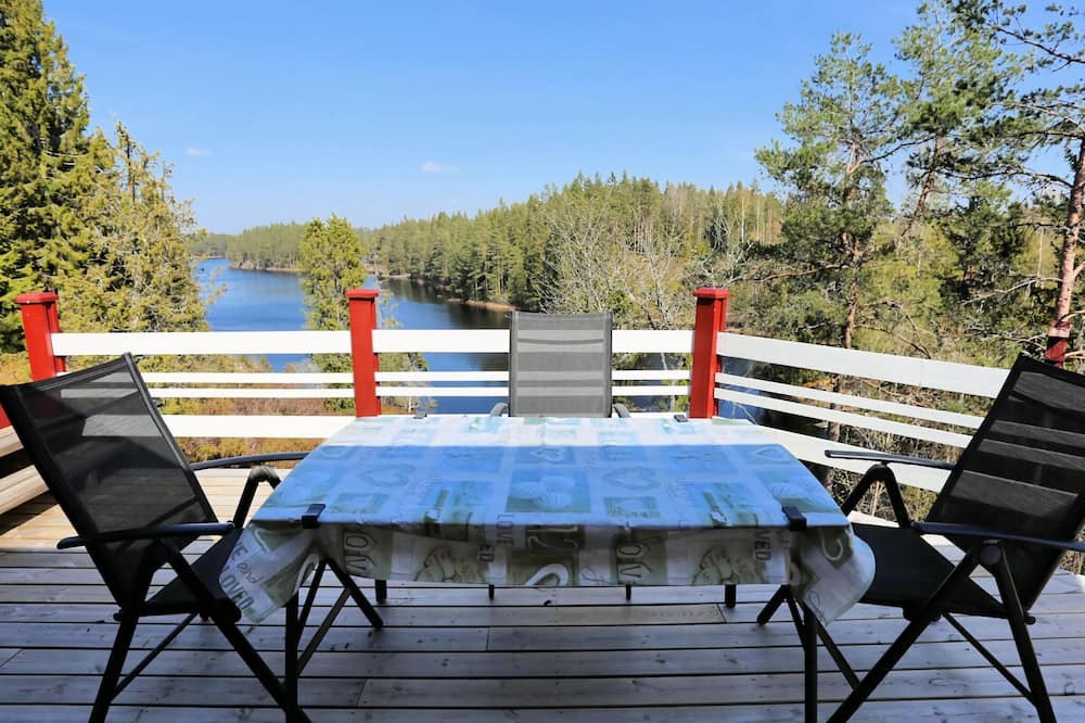 Tived Apartment | Holiday home by the lake