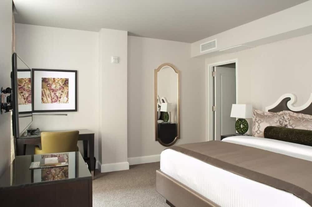 Mount Vernon Square Apartment | Deluxe Room Near 10th Street Community Park WDC