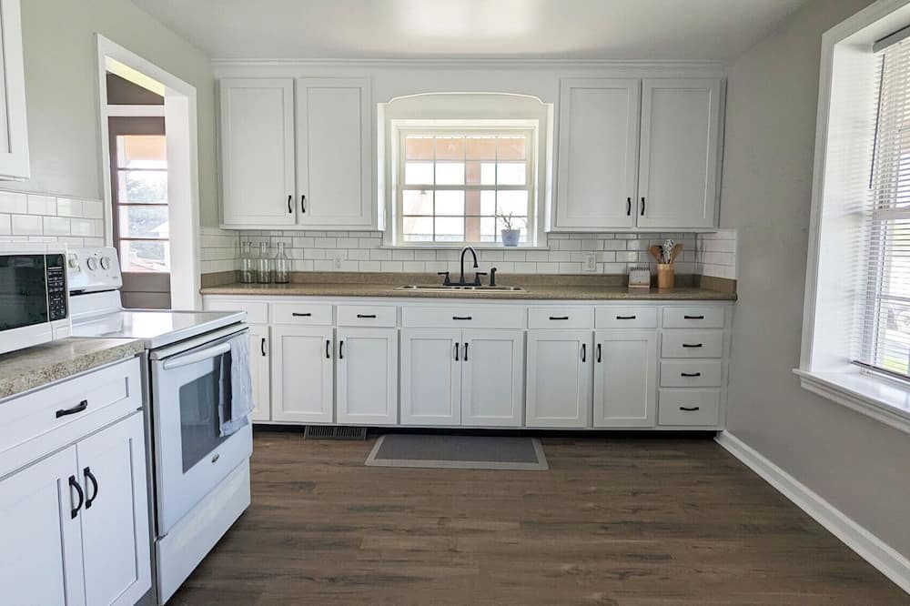 New Holland House | New Holland Family Getaway - near Kitchen Kettle Village, Intercourse!