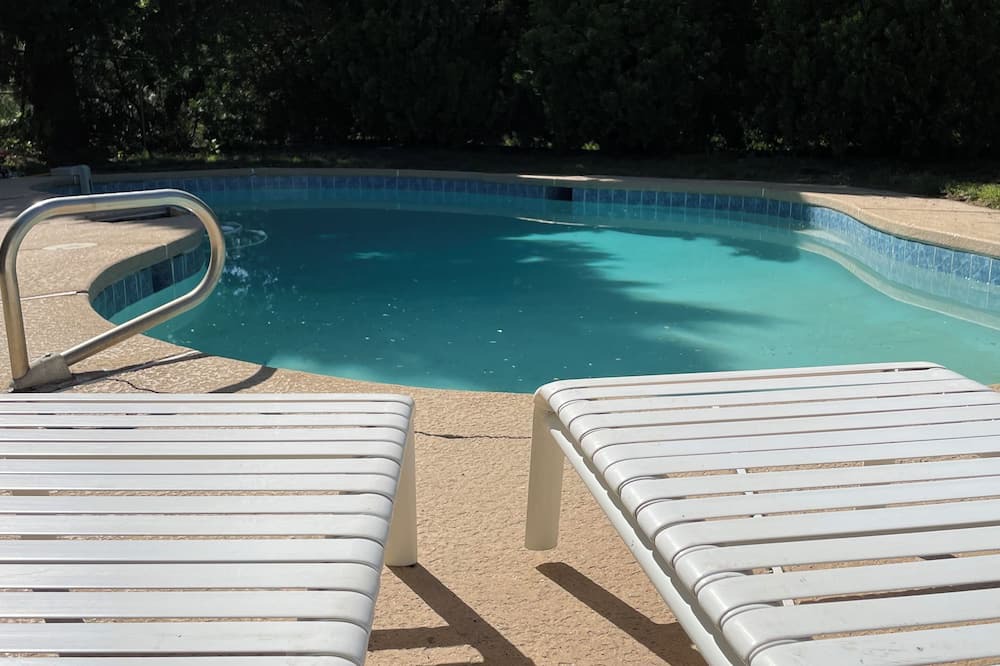 Cascade House | The Bee Hive - with Swimming Pool!