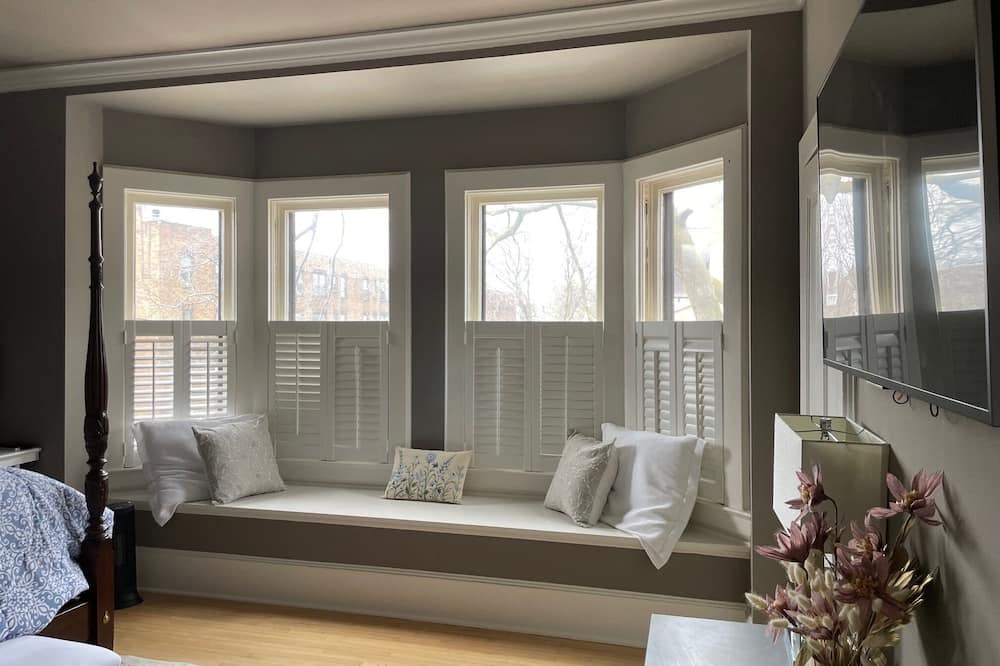 Summit - University House | Family-sized upscale townhouse in downtown St. Paul