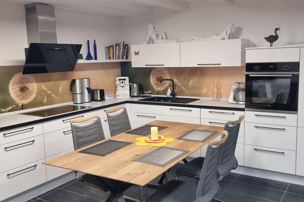 Deggendorf Apartment | Moderne Ferienwohnung mit Terrasse