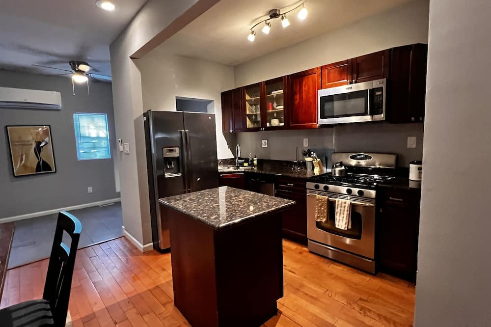 Trinidad House | Beautiful, Modern DC Rowhouse near Union Market