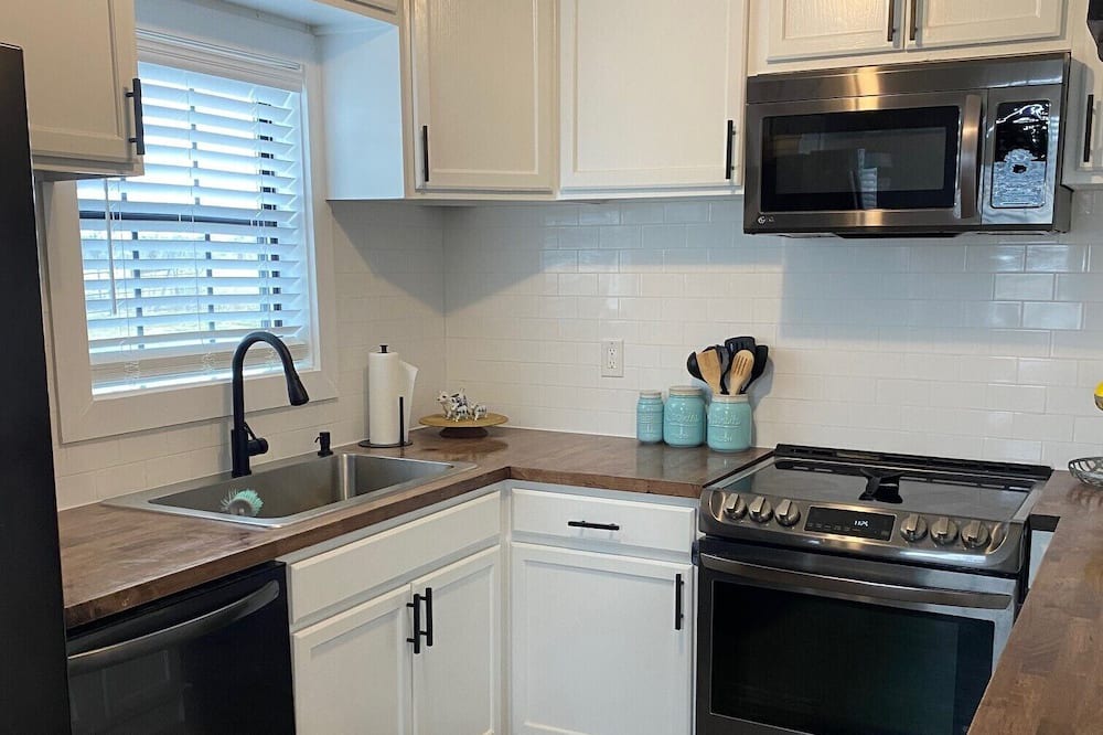 Troy Other | Cozy Country Farmhouse- 23 mins to Waco and 10 to Temple.