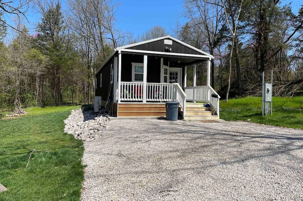 Cadet Cabin | Modern-Sheik Cabin in the Woods