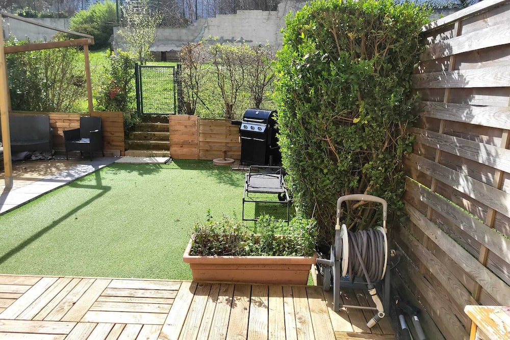 Vitry-sur-Seine Apartment | Duplex Plein Pieds Avec Jardin et Terrasse au Pied du Tramway à 10 min de Paris
