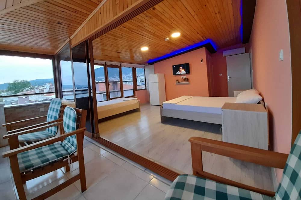 Altinoluk Hotel | Asmalı Hotel