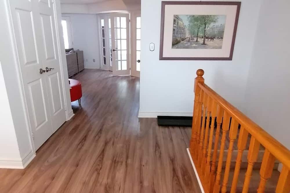 Courtice House | Entire cozy home in Courtice, Ontario