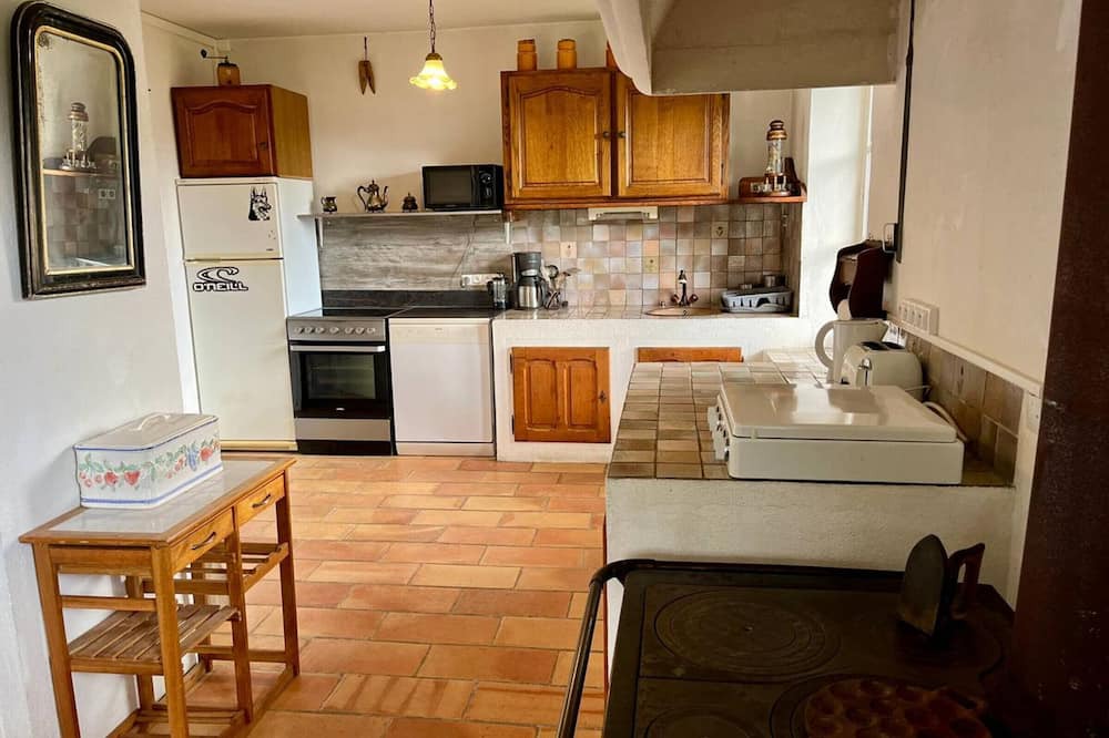 Rencurel House | Villa Rencurel, 4 bedrooms, 15 persons