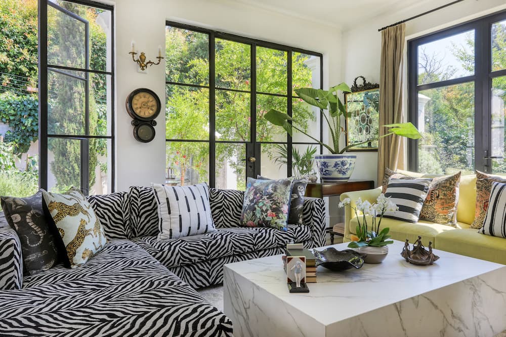 Bishopscourt House | Centrally located 3/5 bedroom home in Bishopscourt.