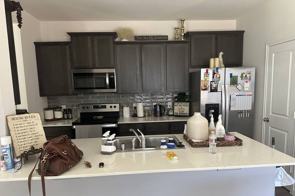 Forney House | Loving Tidy Home 25 mins from downtown Dallas