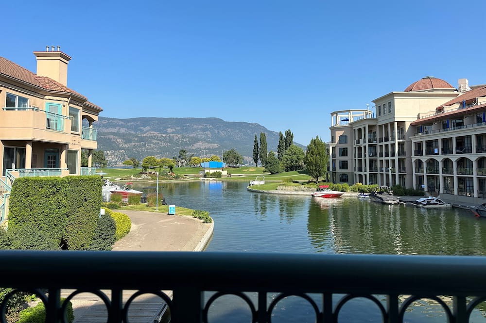 North End Resort | Delta Grand Okanagan Resort - 1 Bedroom Lakeview Condo - Full Kitchen - Sleeps 4