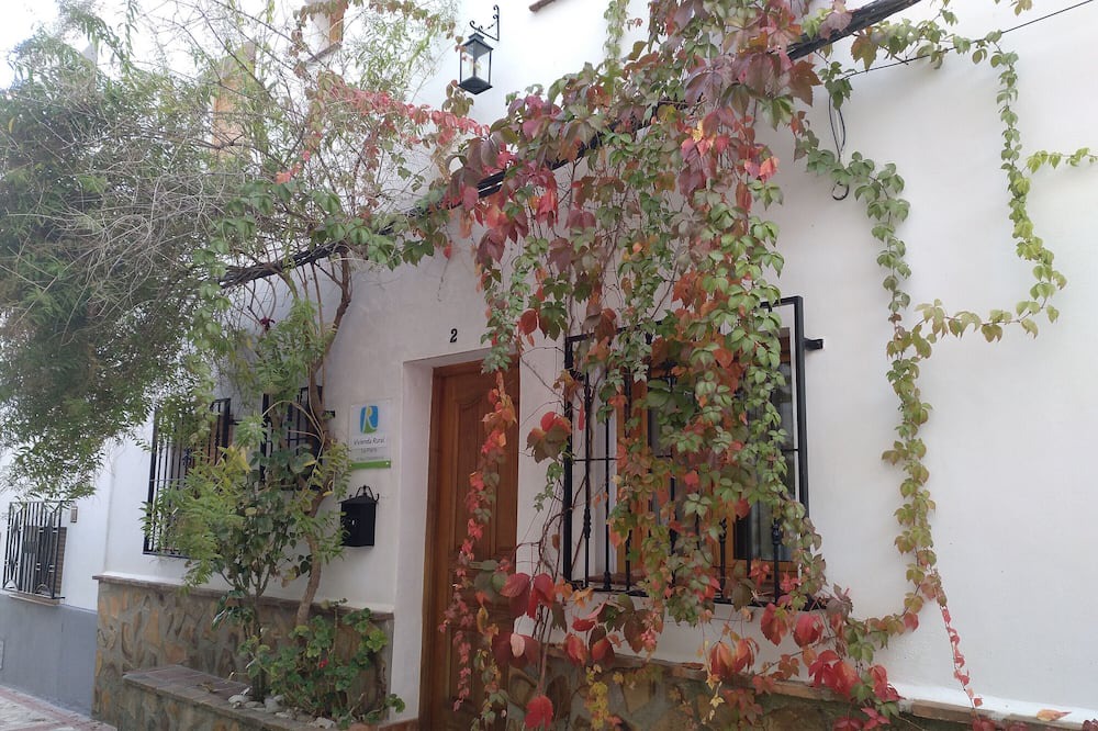 Castril Apartment | Holiday Apartment "Casa Rural La Parra Castril 1 Bajo" with Mountain View, Terrace & Wi-Fi