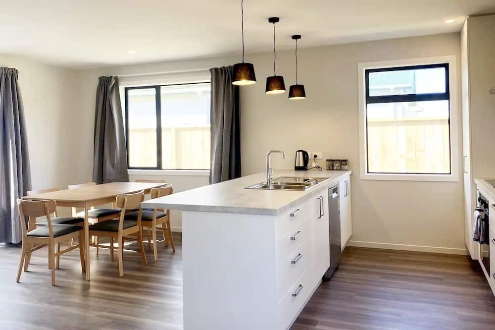 Oamaru House | Just like home (Brand New!)