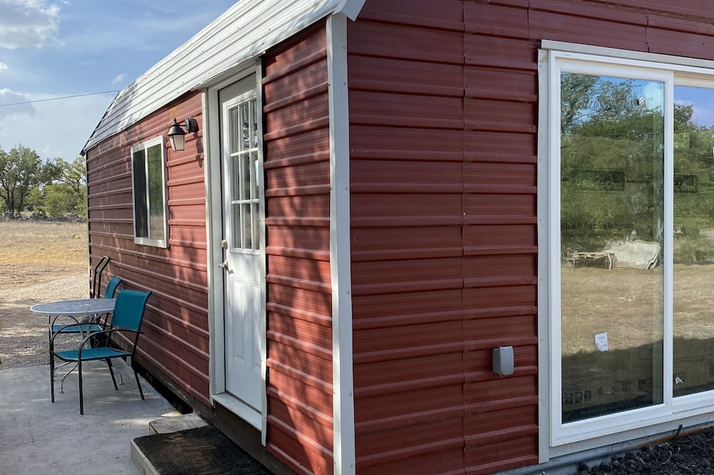 Johnson City Cabin | Cozy 2-bedroom cabin on Ranch WiFi, AC in heart of TX Hill Country Johnson City