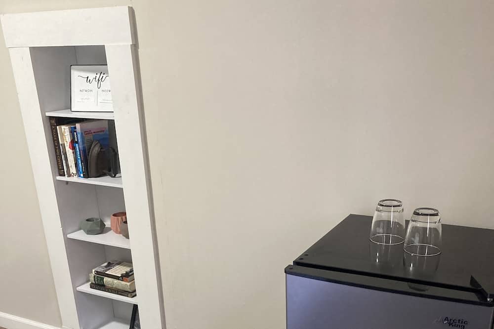 Fletcher Apartment | Pine Guesthouse—Asheville area