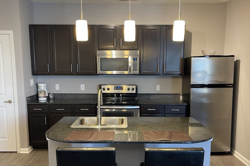 Polaris Apartment | HOT Spot! Polaris! Great for interns and business travelers!