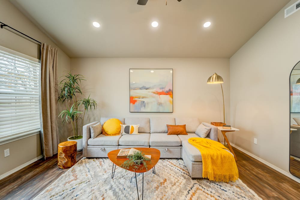 Bentonville House | Trailside Modern Home 2-Bed, 1-Bath - Steps from Handcut Hollow Trails