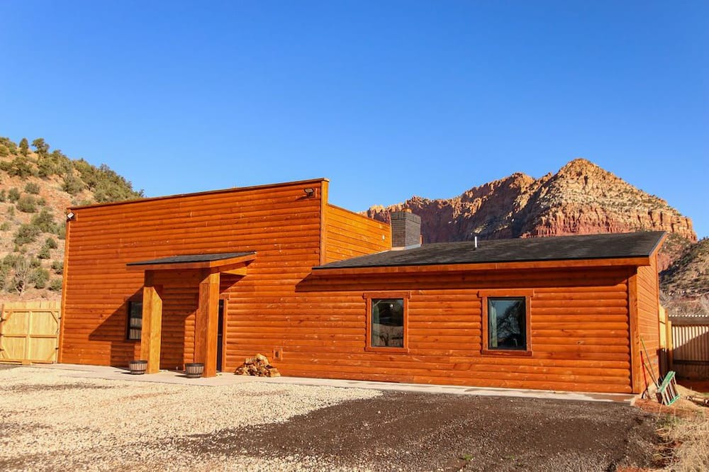 Hildale Cabin | Zion Edge Retreat, Hildale Utah is between Zion National Park & The Grand Canyon