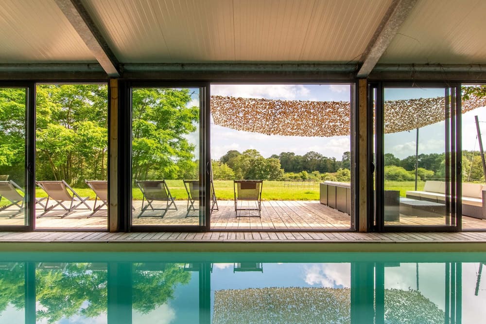 Grosbreuil House | Maison de Campagne Avec Piscine Intérieure
