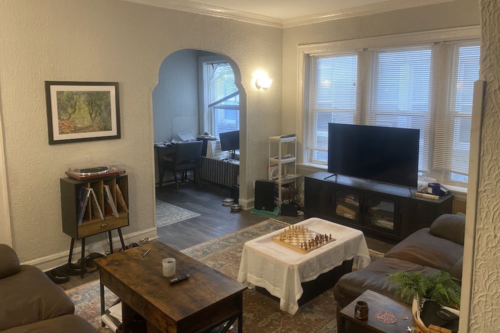 Logan Square Apartment | Nice quiet neighborhood with quick easy access to the best Chicago has to offer