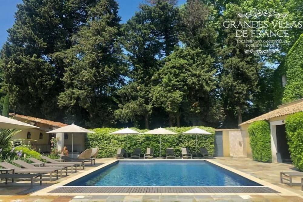 Le Thor Villa | Mas des Cyprès Summar