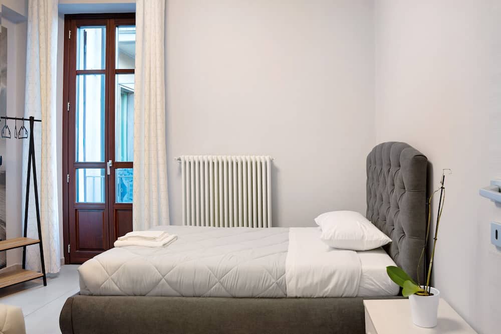Saluzzo Apartment | Apartment 'Civico 16' with Balcony