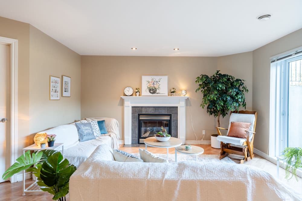 Brossard House | Sweet Home