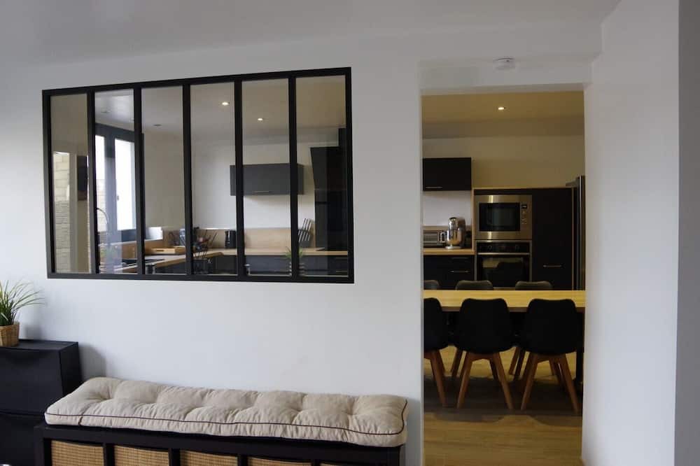 Poissy Bed & Breakfast | Maison Moderne Loft, Idéalement Située Pour les JO 2024. Golf /equitation / Velo
