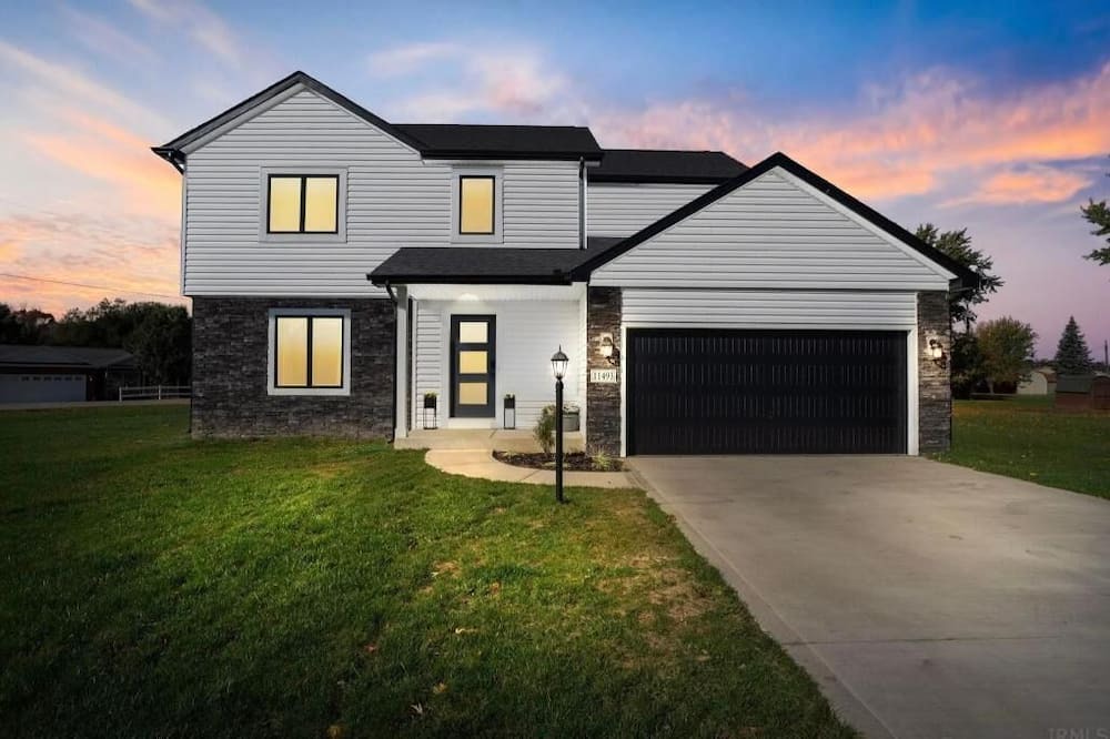 Enchanted Hills House | Like new 4 bedroom 2.5 bath home with boat slip on Lake Wawasee, IN. Sleeps 11+