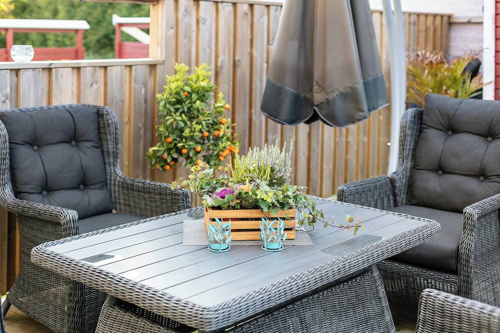 Vallentuna House | Radhus i Vallentuna - Bastu, solig terrass, trevåningshus