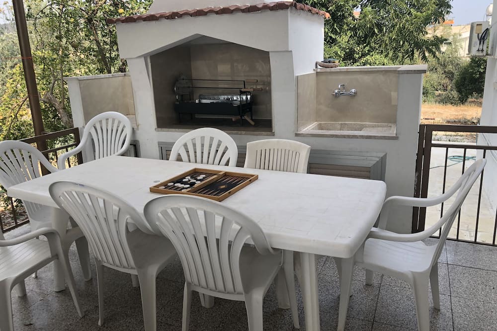 Agios Tychon House | Countryside Family Holiday Home