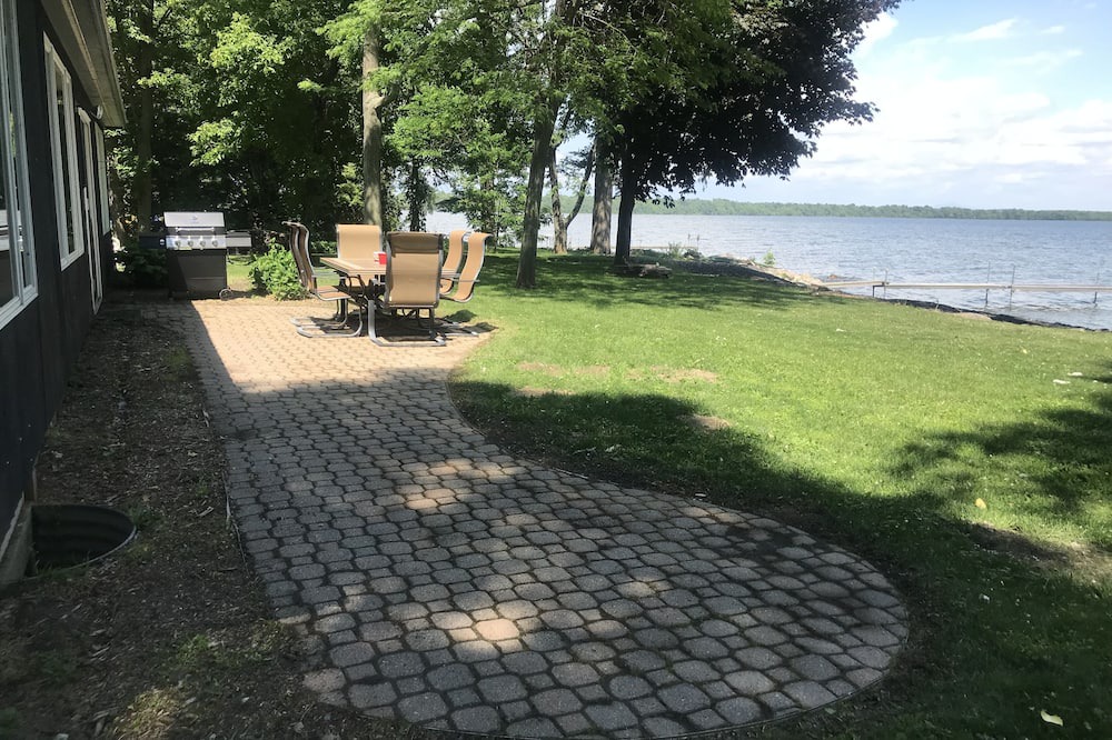 Swanton House | Beautiful Lake Champlain Waterfront Home - Gorgeous Sunrises - Pets Welcome!
