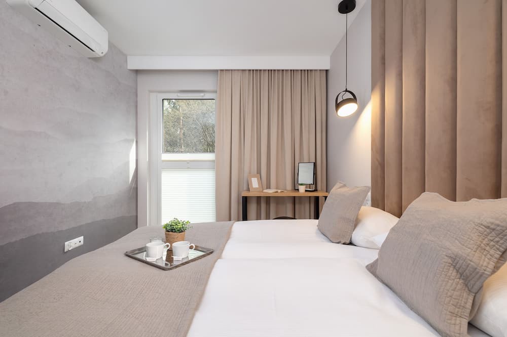 Pradnik Czerwony Apartment | Bright Apartment Kraków by Renters