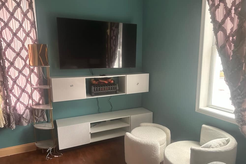 Clearfield Apartment | Luxury Downtown Condo