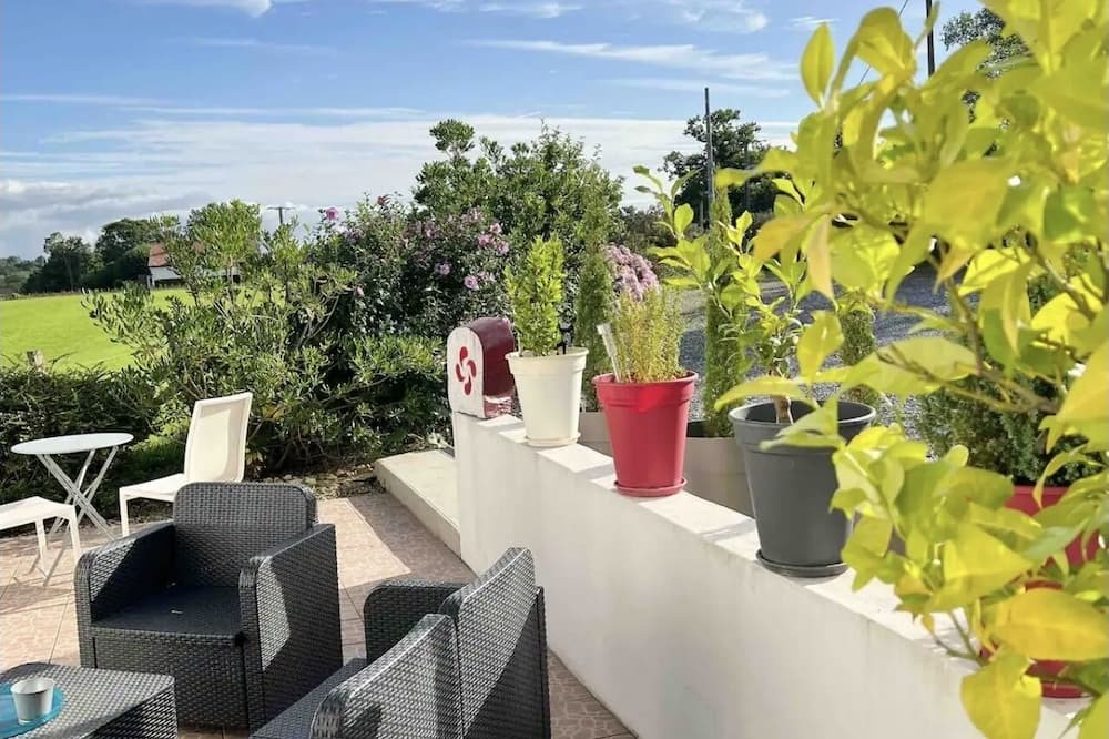 Espelette Apartment | Vrbo Property