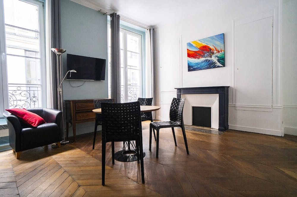 Quartier de la Place-Vendome Apartment | Nice love nest near the Opera