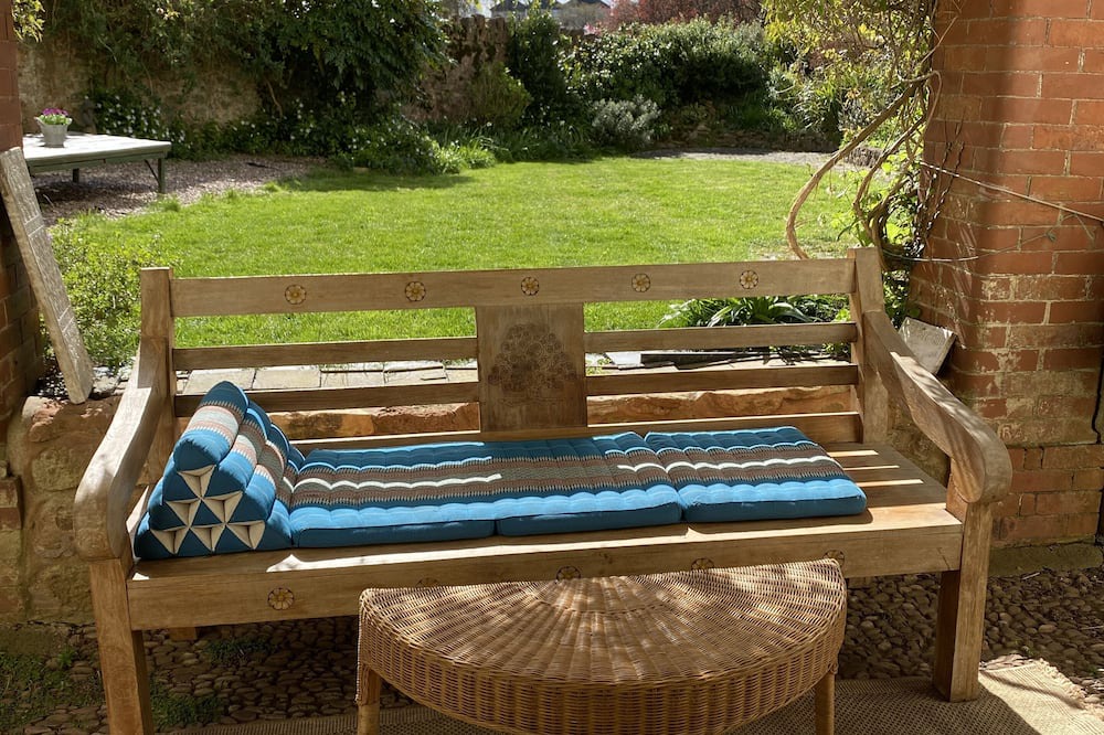 Saint Blazey House | Beautiful 4 Bedroom Georgian Home in Somerset Village with Infrared Sauna & Gym