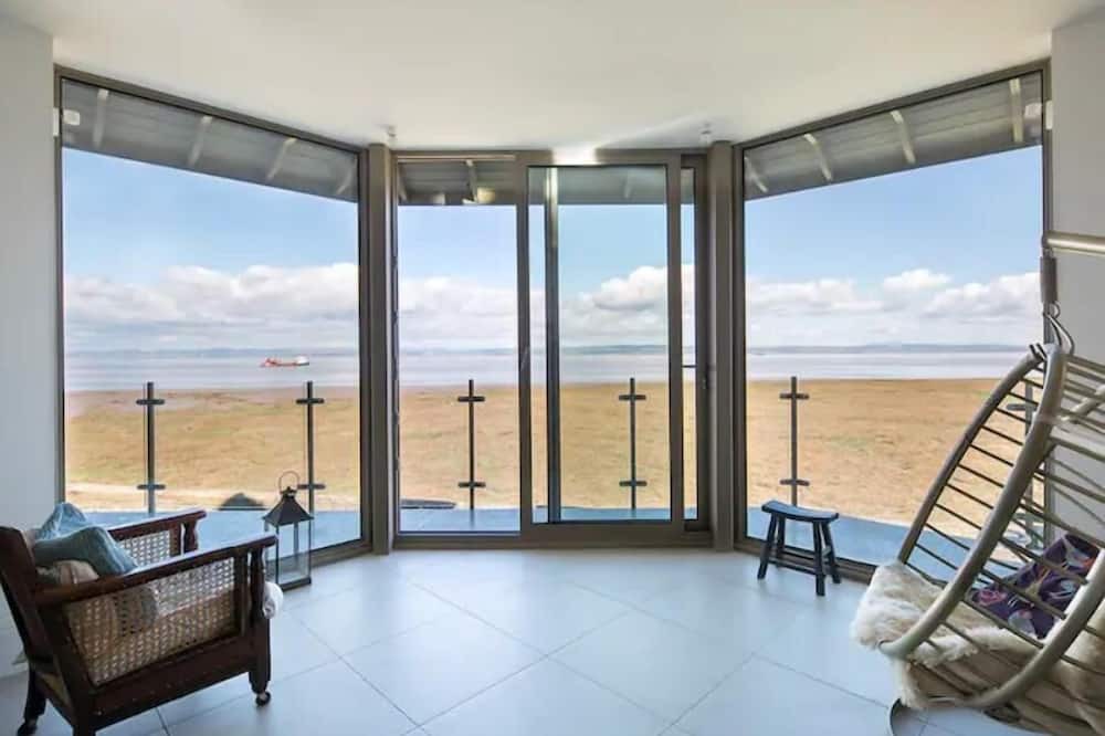 Portishead House | Captivating 7-Bed House in Bristol