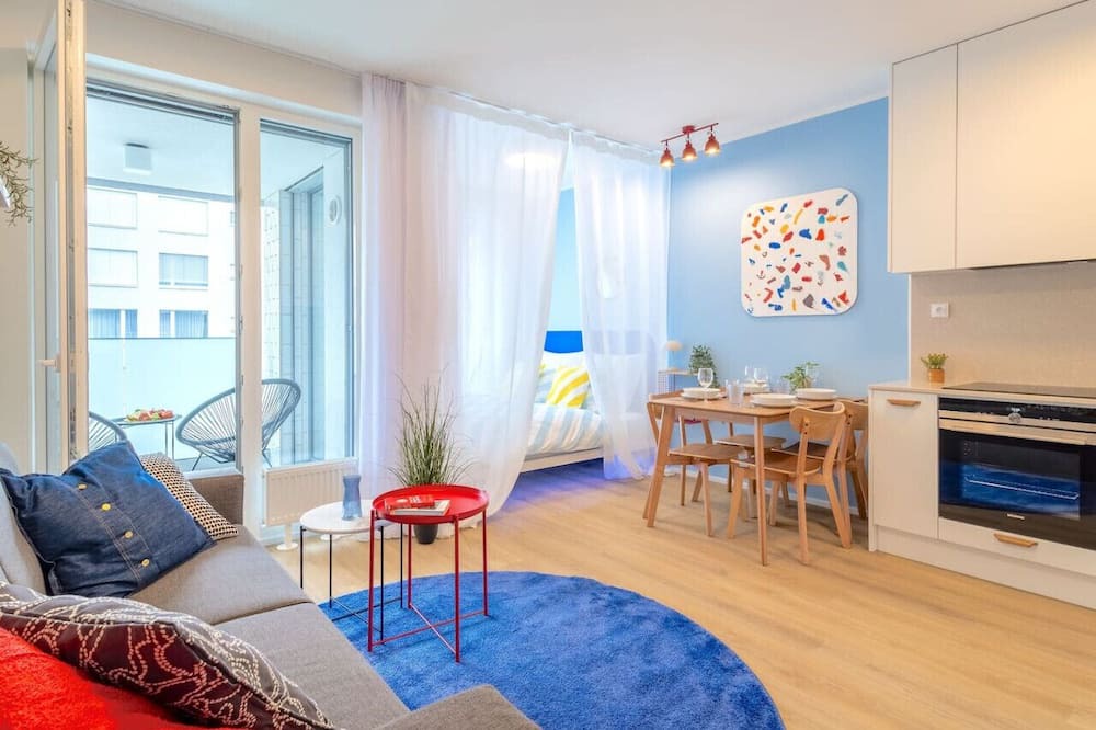 Holesovice Apartment | Colorful Apartment Balcony Free Parking