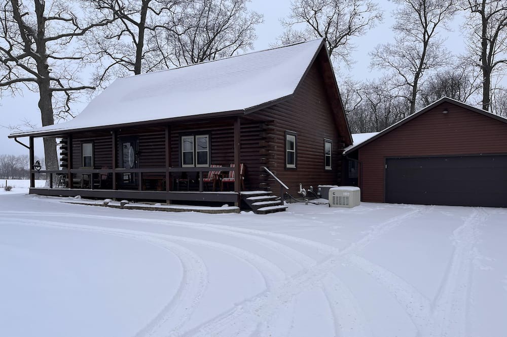 Geneseo Cabin | The Cozy Cabin On Long Point