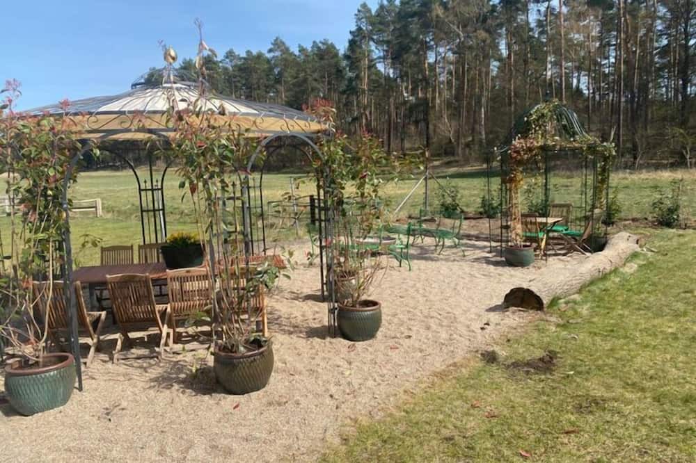 Marienwerder Apartment | Holiday home Remise at Sophienschlösschen