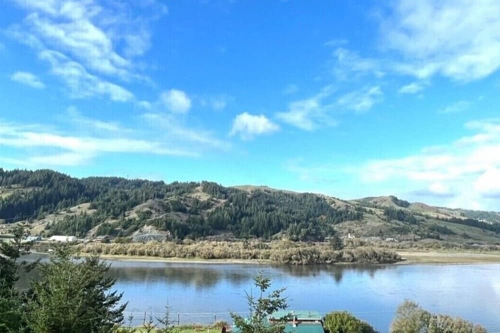 Gold Beach Resort | Rogue River Landing #31A