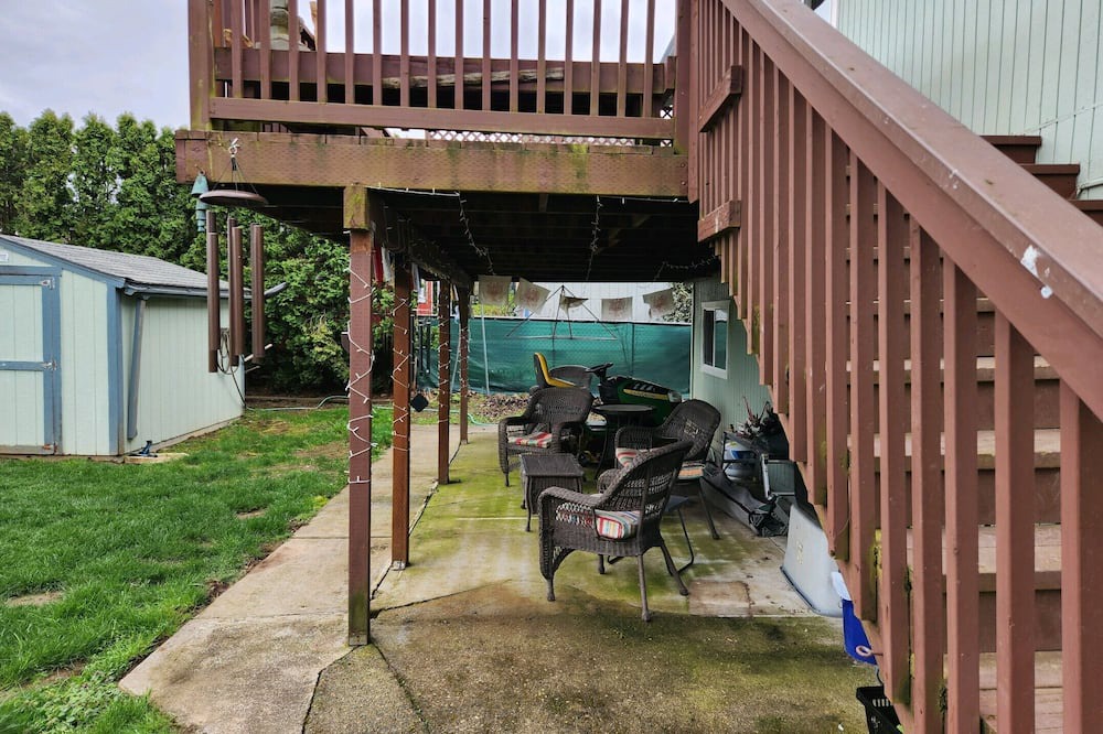 Gresham Apartment | Cozy 1 bedroom in Gresham close to PDX and Shopping.